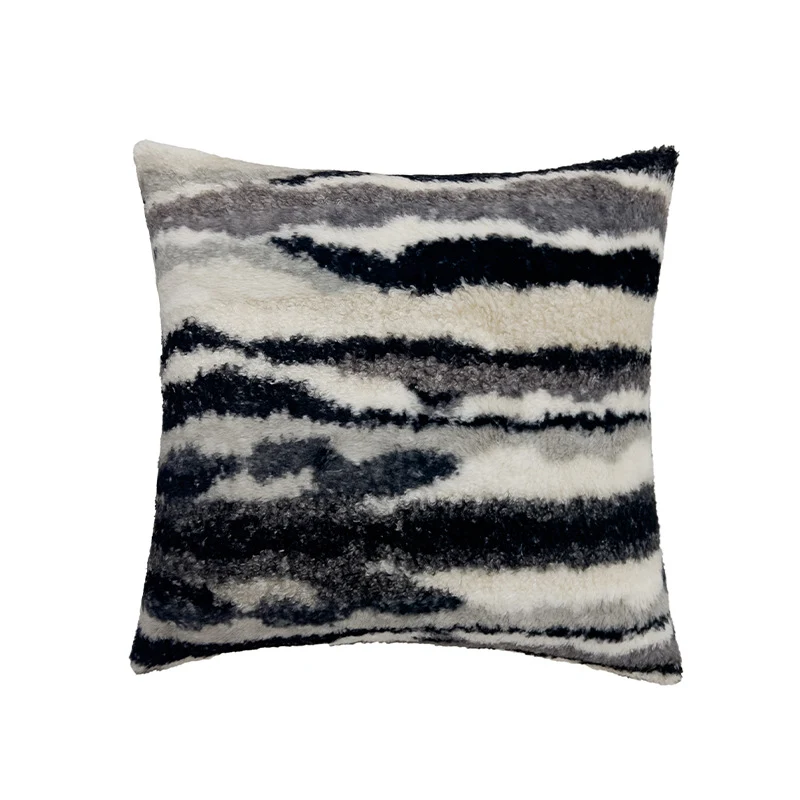 Quadratischer Kunstfell‑Zierkissenbezug mit Aquarell‑Zebrastreifen, hochflorig und verdecktem Reißverschluss Karnz