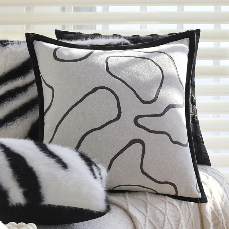Quadratischer Kunstfell-Kissenbezug mit Zebra‑Muster, extraweichem Flor und verdecktem Reißverschluss Karnz