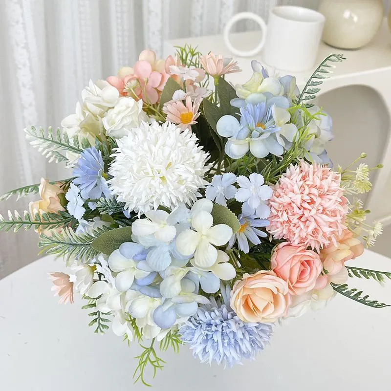 Naturalistic Floral Arrangement