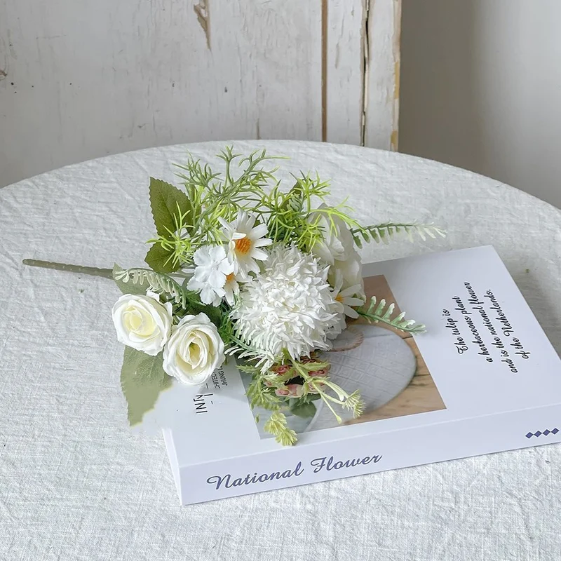 Naturalistic Floral Arrangement