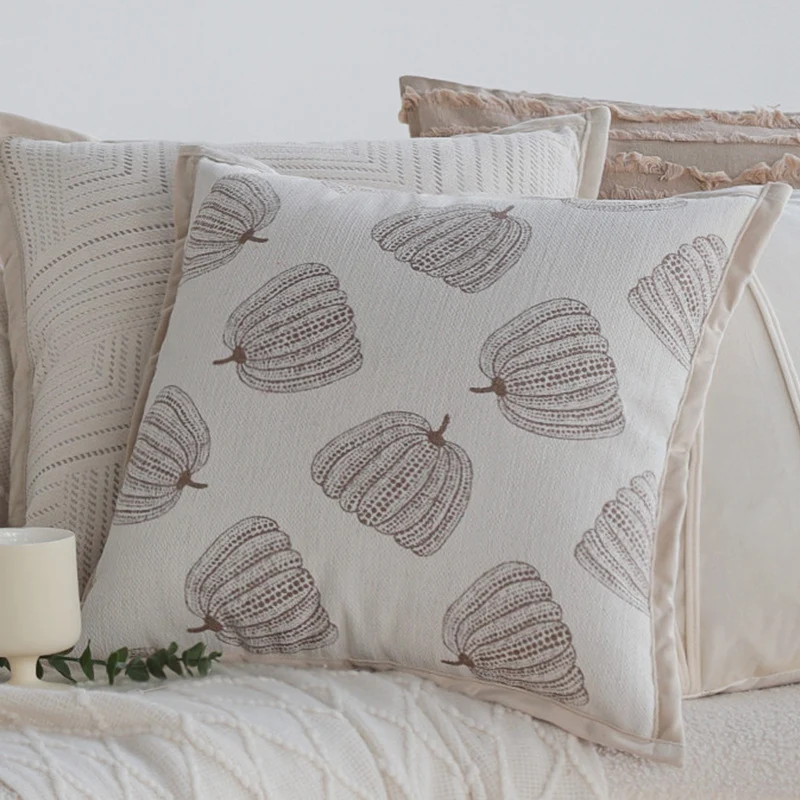 Dekorativer Jacquard-Kissenbezug mit Baum-Motiv und Samt-Paspel Karnz