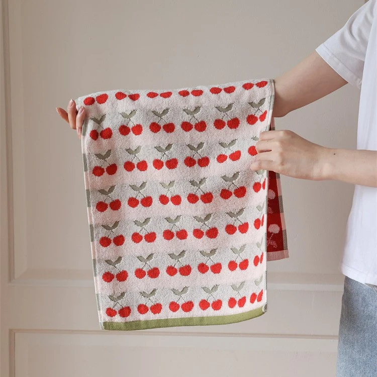 Weiches Jacquard-Gästetuch mit Kirschmuster Karnz