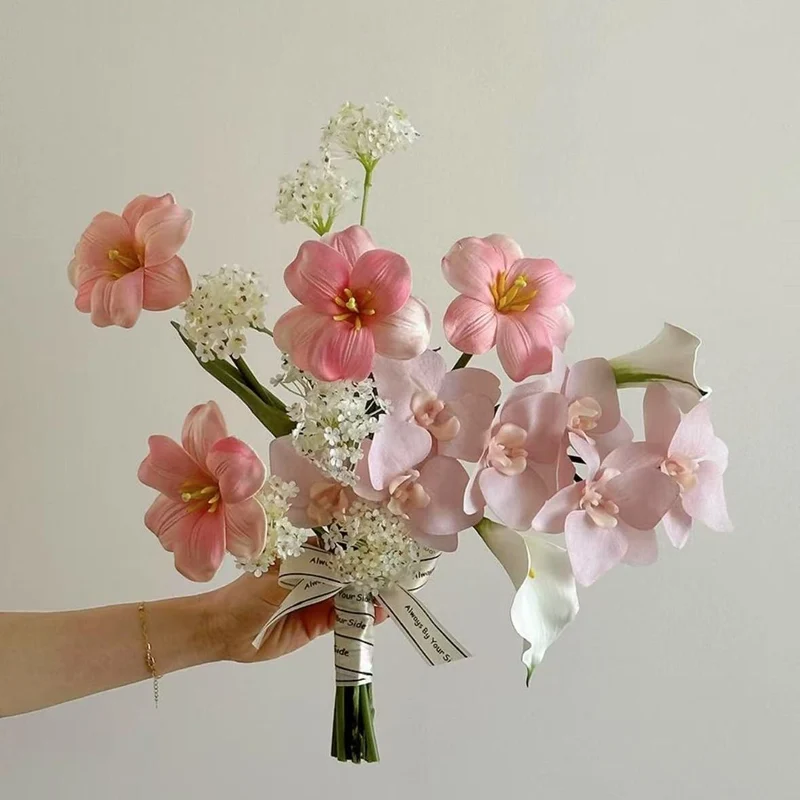 Beautiful Floral Wedding Bouquet for Special Celebrations