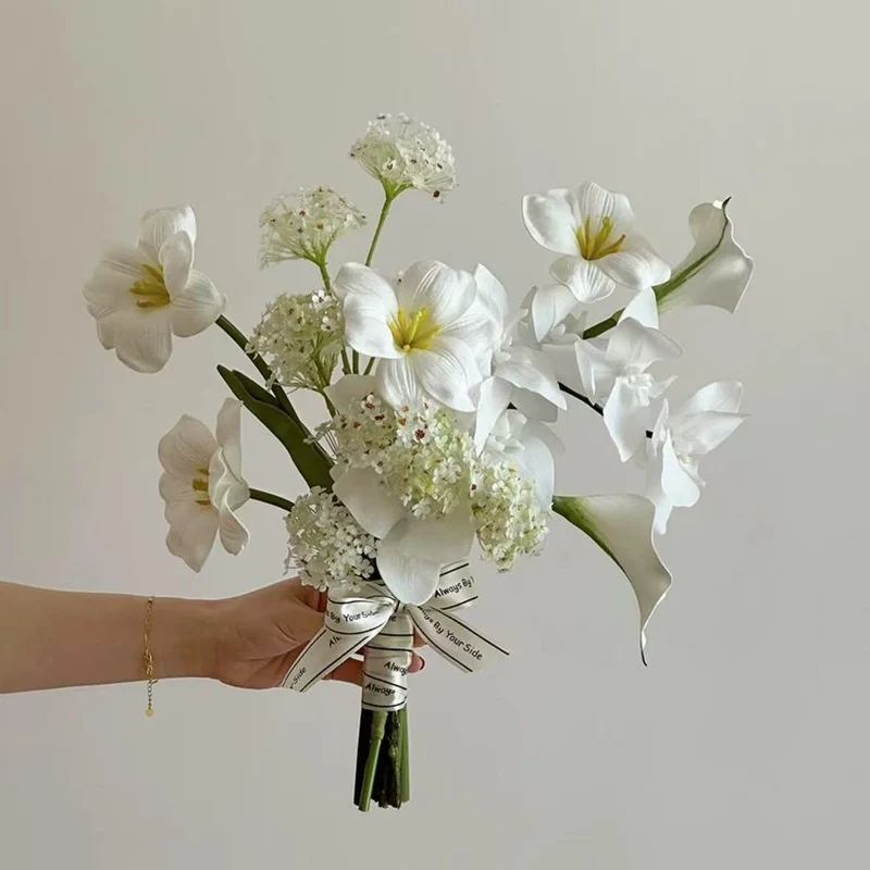 Beautiful Floral Wedding Bouquet for Special Celebrations