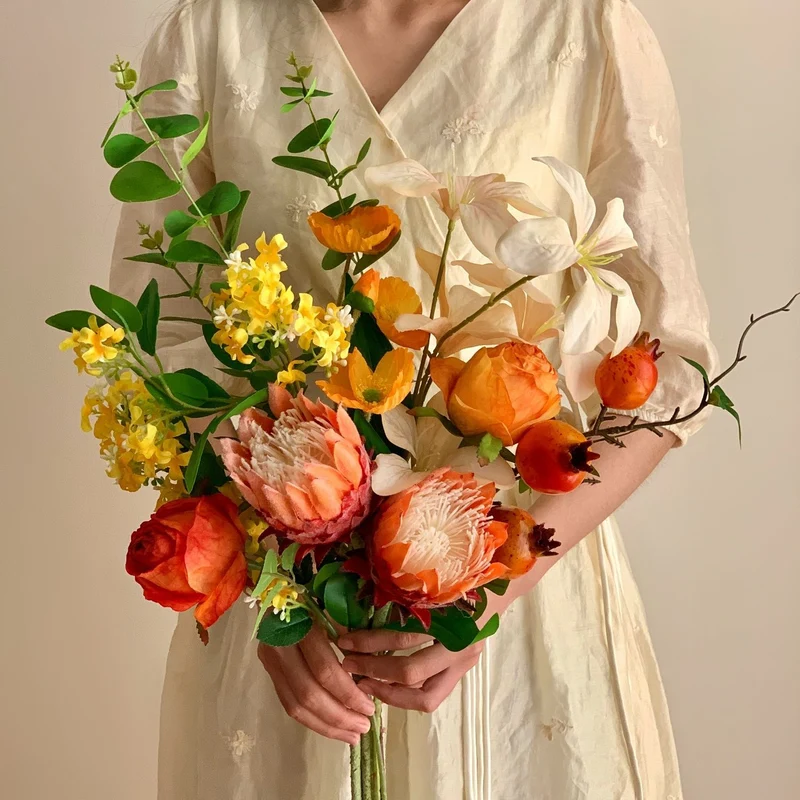 Lifelike Floral Arrangement for Modern Home Decor
