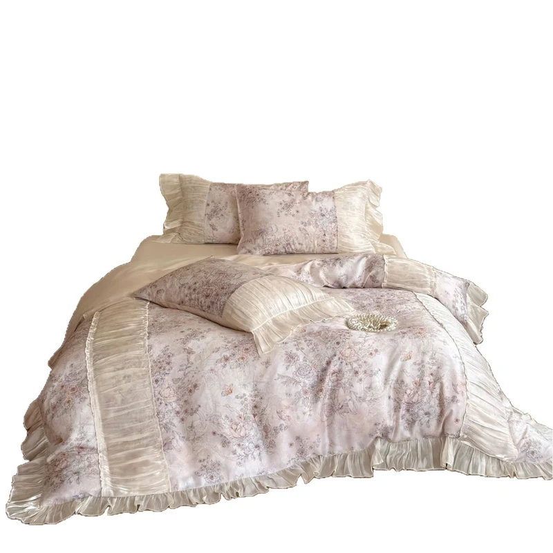 Romantische Bettwäsche-Garnitur aus Baumwollsatin mit floralem Vintage-Print und plissierten Volants Karnz