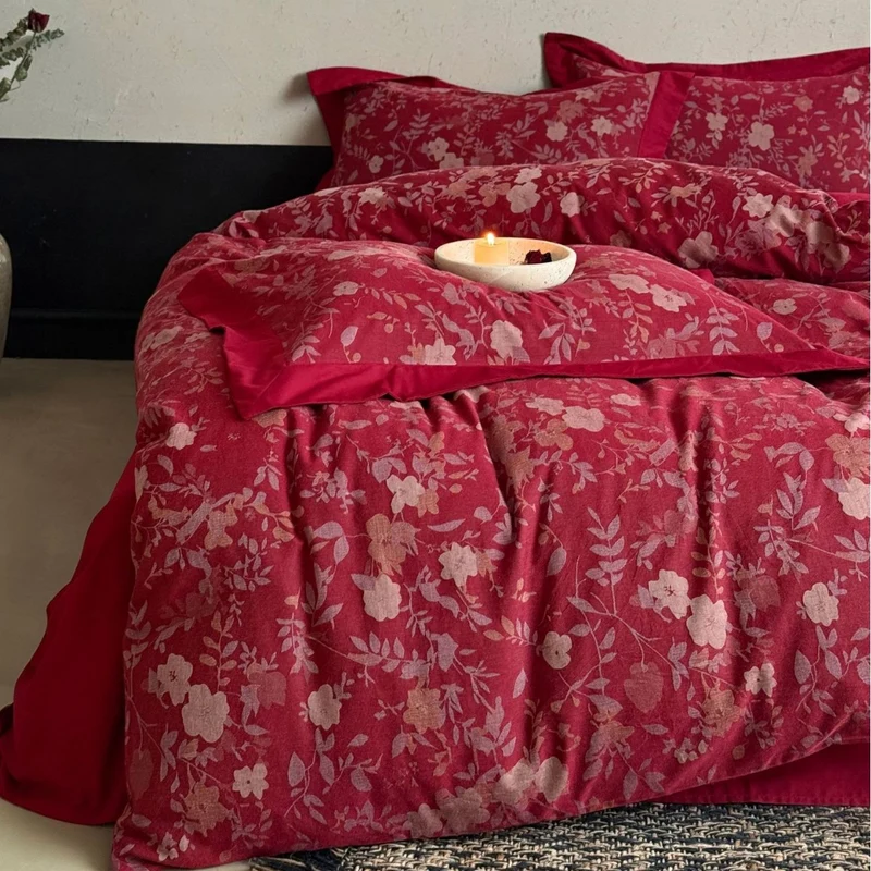 Premium-Bettwäschegarnitur aus Baumwollsatin mit floralem Jacquard und eleganter Leinenkante Karnz