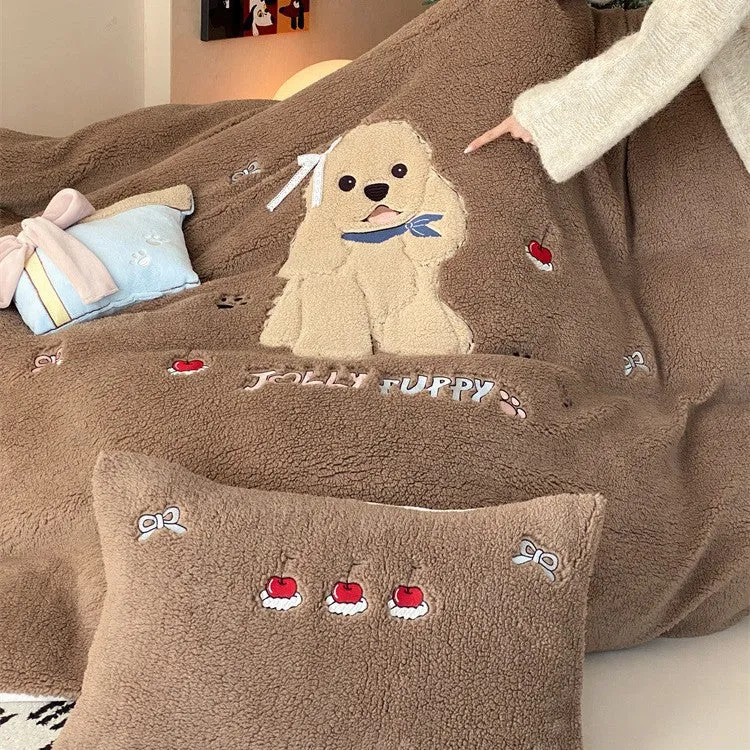 Plüsch-Bettwäsche-Set mit Sherpa-Finish, gesteppter Kuscheldecke und besticktem Welpenmotiv Karnz