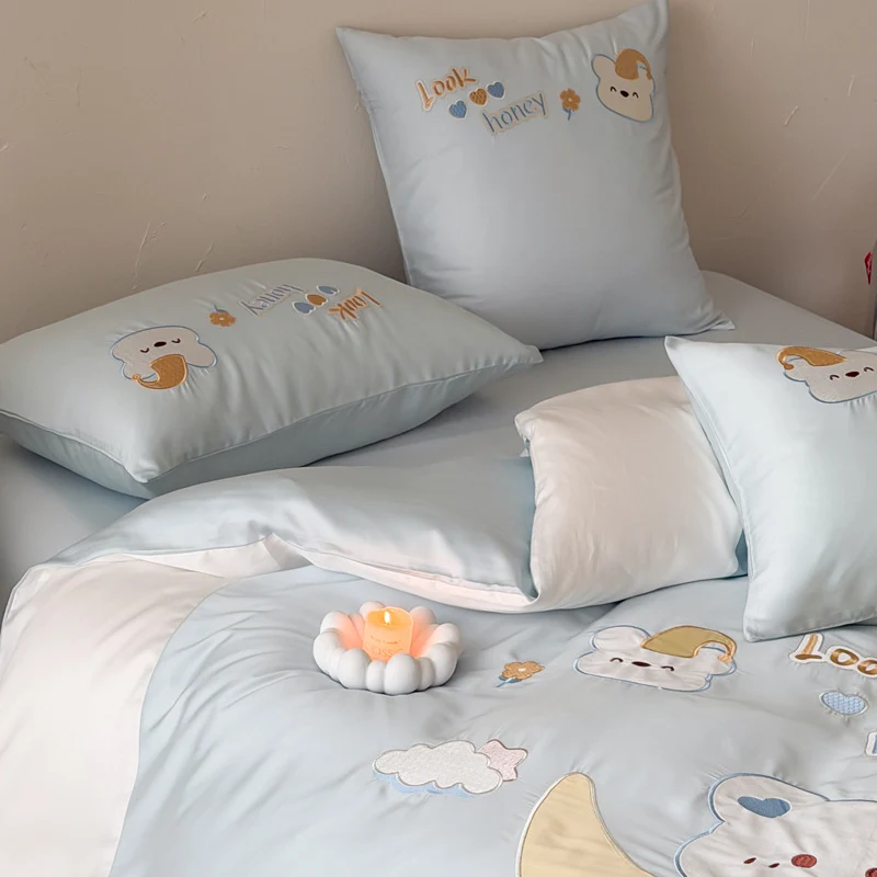 Kinder-Bettwäsche-Set aus Baumwollsatin mit applizierter Mond- und Bärenapplikation, gesteppter Bettdecke Karnz