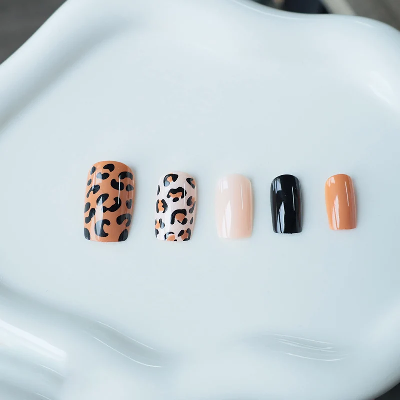 Trendige Leoparden-Print Nagelkunst-Fextensions Karnz