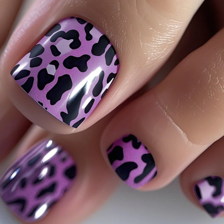 Trendige Leopardenprint Nagelkunst Karnz