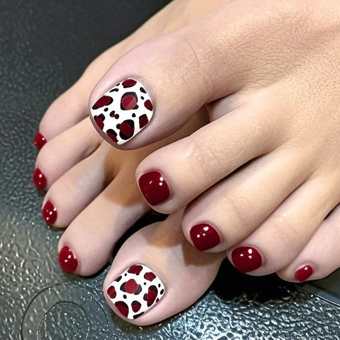Trendige Leopardenprint Nagelkunst Karnz