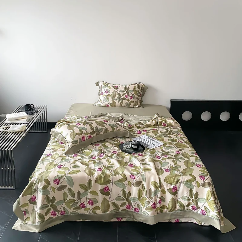 Bettwäsche-Garnitur aus Baumwollsatin mit dezentem Herz-Jacquard und seidig-glänzendem Finish Karnz