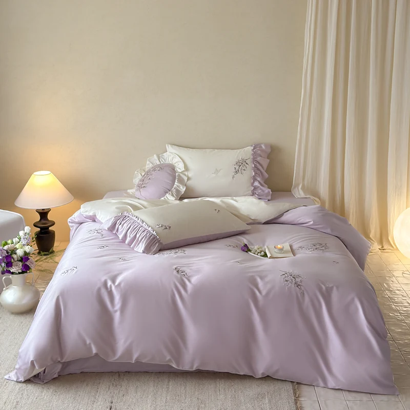 Luxuriöses Satin-Bettwäsche-Set mit Rüschen und zarter Blumenstickerei Karnz
