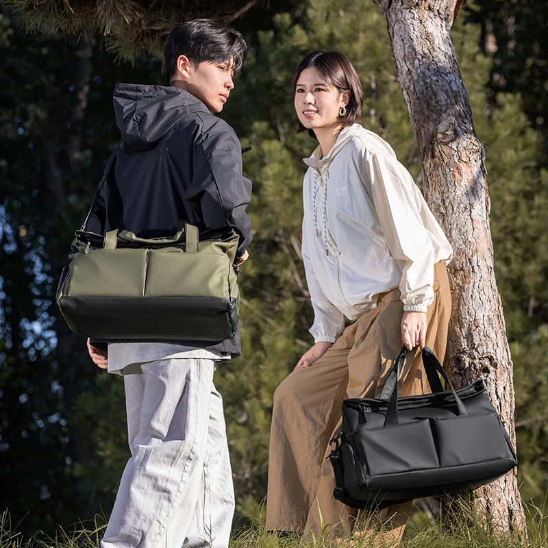 Versatile Multi-Pocket Travel Duffel Stornfield