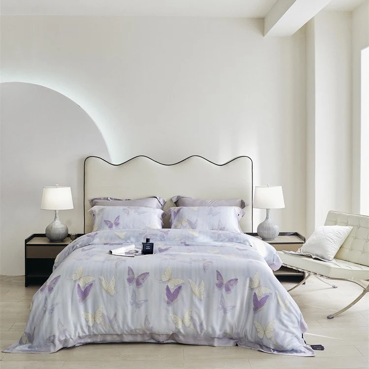 Luxuriöse Satin-Bettwäsche-Garnitur mit geometrischem Jacquardmuster und Satinbesatz Karnz