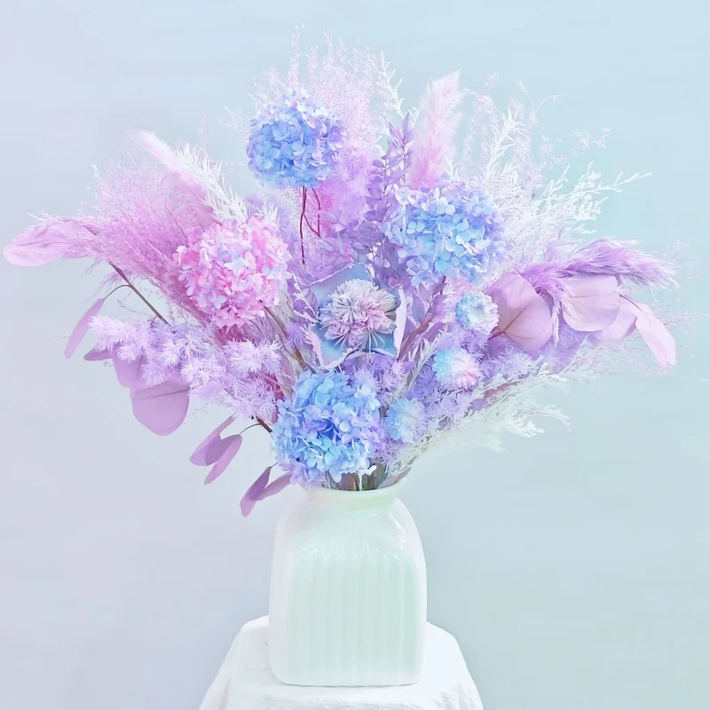 Artistic Dried Flower Bouquet Arrangement