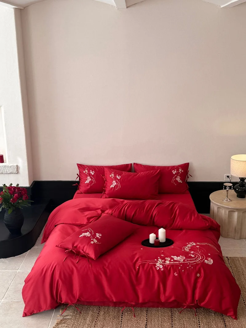 Besticktes Satin-Bettwäsche-Set mit Schleifenbändern und zarter Blumenstickerei Karnz
