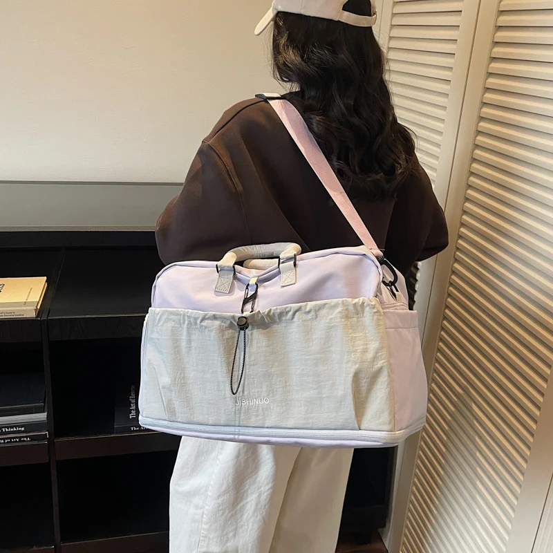 Versatile Weekend Travel Holdall Stornfield
