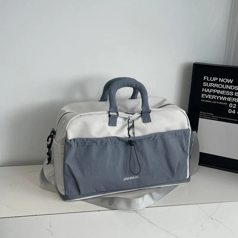 Versatile Weekend Travel Holdall Stornfield