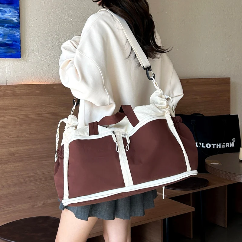 Versatile Weekend Duffle Bag with Expandable Compartments Stornfield
