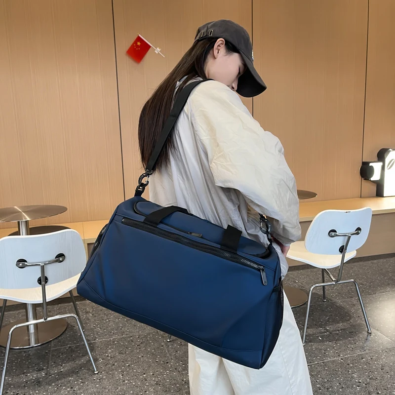 Versatile Weekend Duffel Bag with Multiple Pockets Stornfield