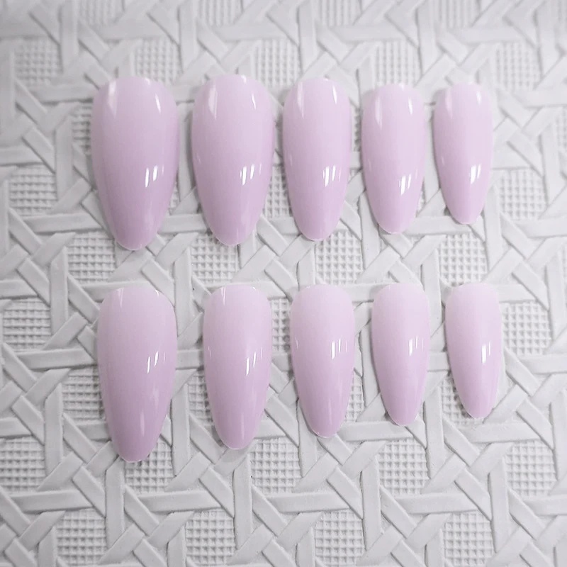 Stylische, langlebige Nail Art Karnz