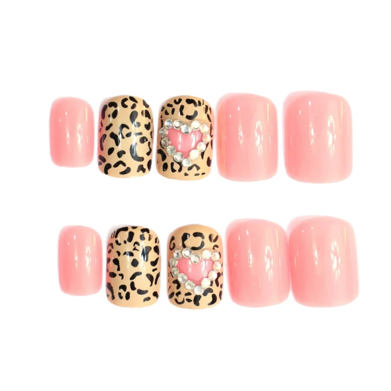 Stylische Leopardenmuster Nagelkunst Karnz