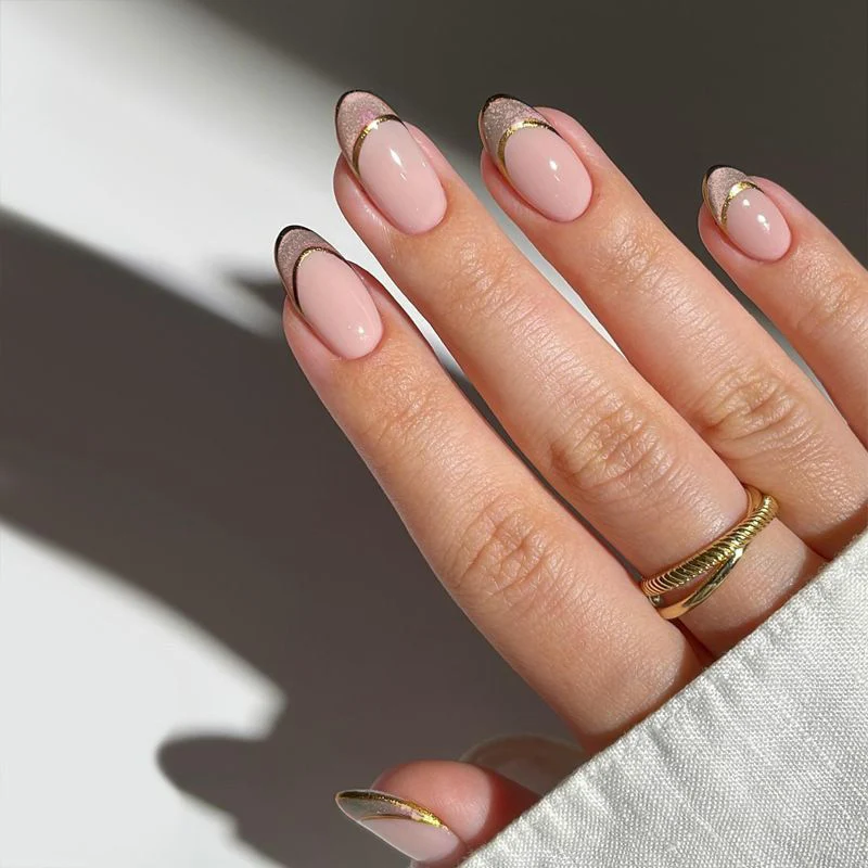 Stylische French Tip Acryl Nagelverstärkungen Karnz