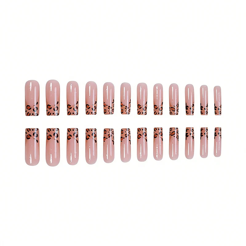 Stilvolle dekorative Ombre-Nagelverzierungen Karnz
