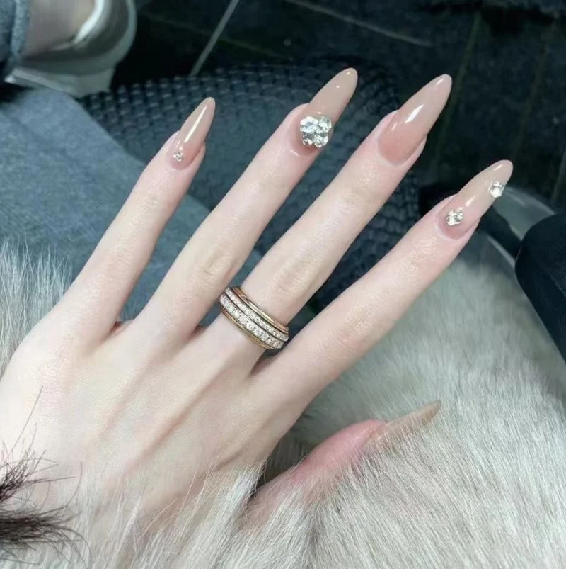 Luxus dekorative Nagelkunst Karnz