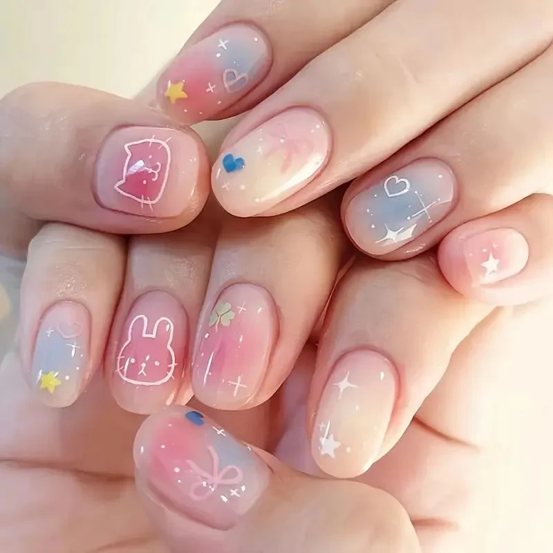 Herz-verzierte Nagelkunst-Design Karnz