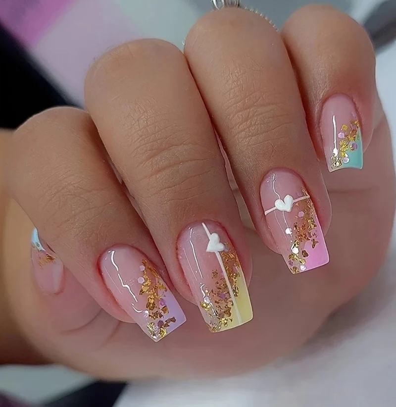 Herz-verzierte Gradient-Nagelkunst-Design Karnz