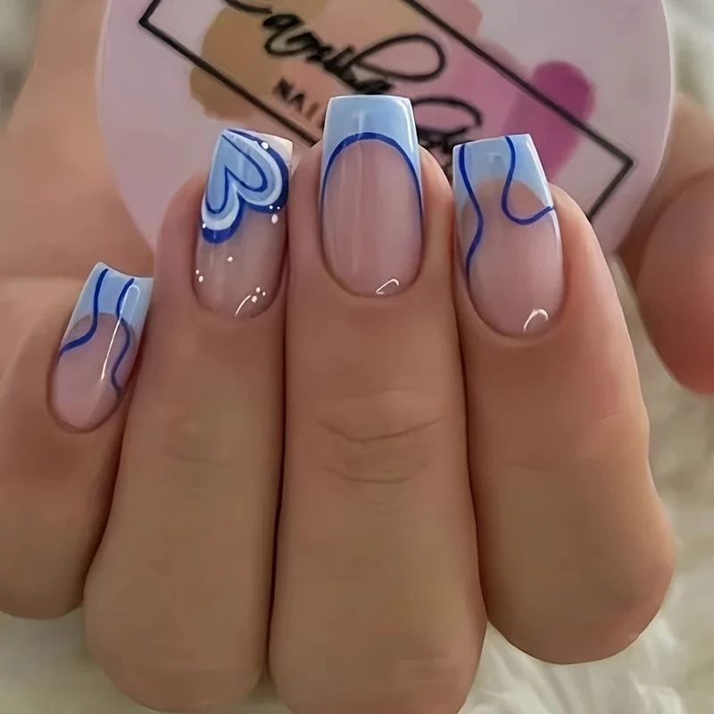 Herz-verzierte Gradient-Nagelkunst-Design Karnz