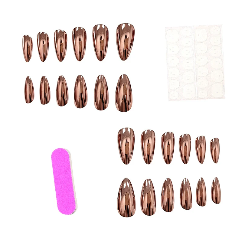 Glänzende Stiletto-Nagelkunstverlängerungen Karnz