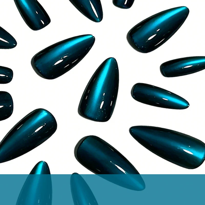 Glänzende Ombre Stiletto Nagelverstärkungen Karnz