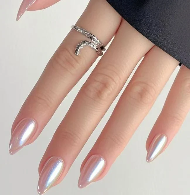 Glänzender Nagellack Karnz