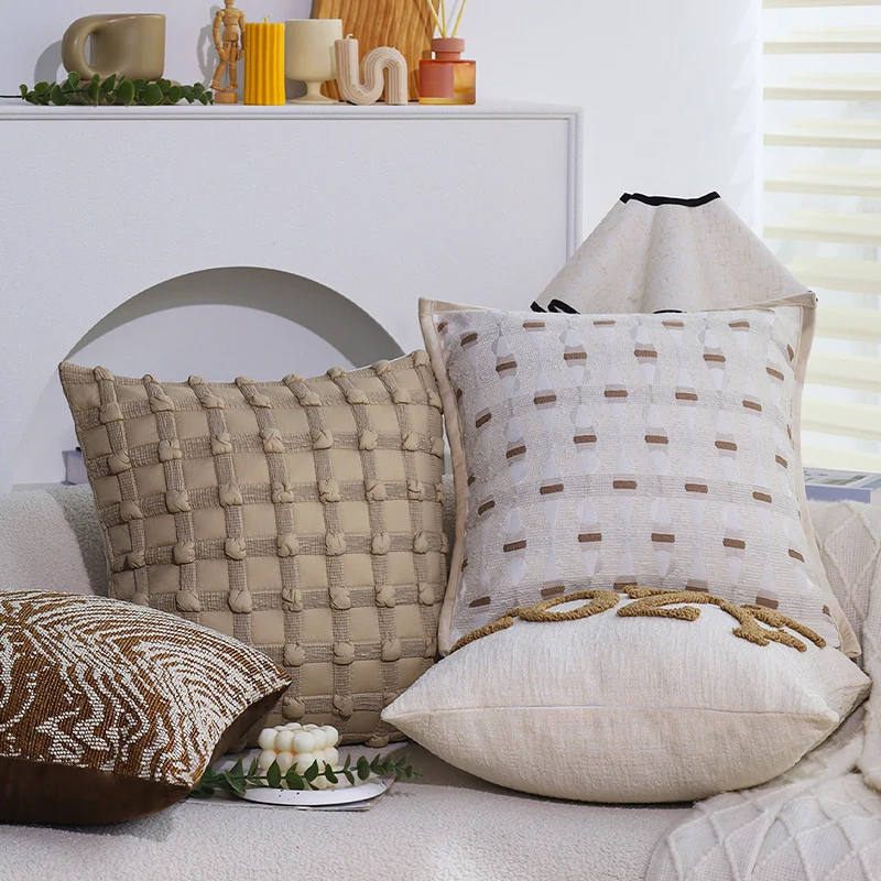 Square decorative cushion cover with woven animal relief and textured cotton blend Stornfield