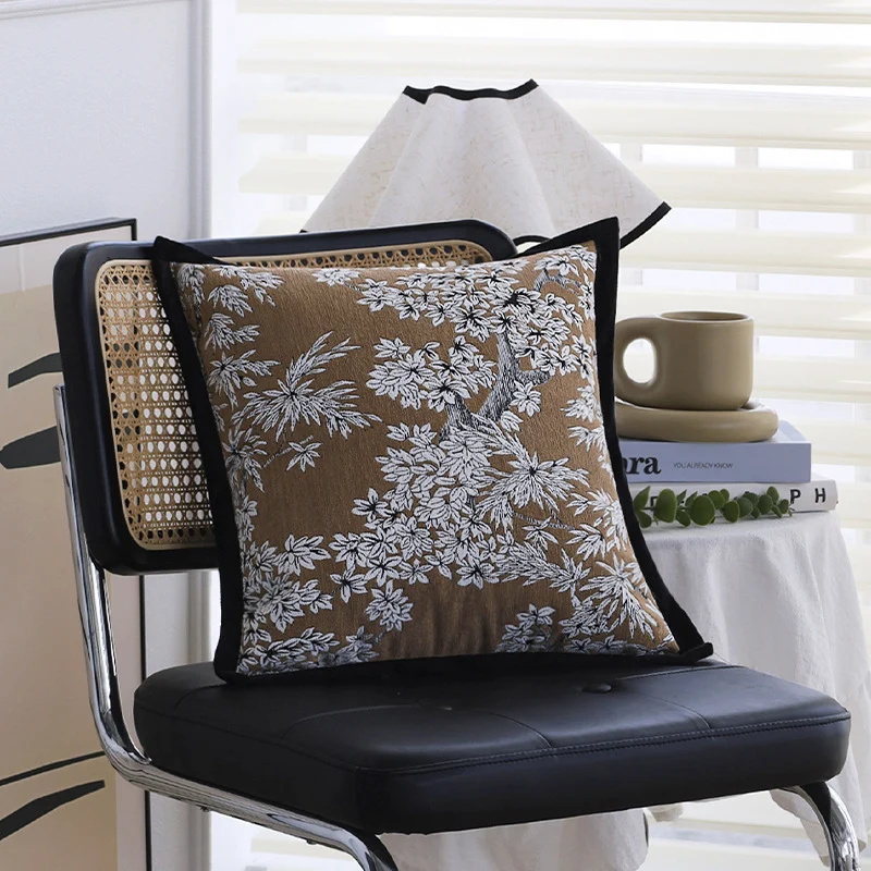 Square decorative cushion cover with woven animal relief and textured cotton blend Stornfield
