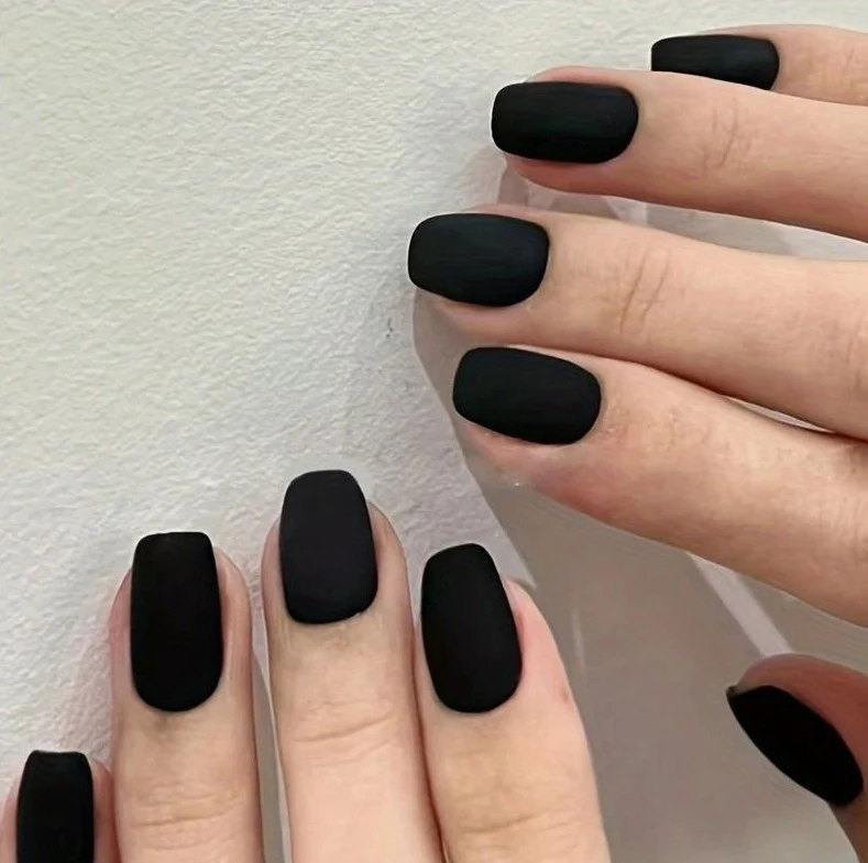 Glänzender Nagellack Karnz