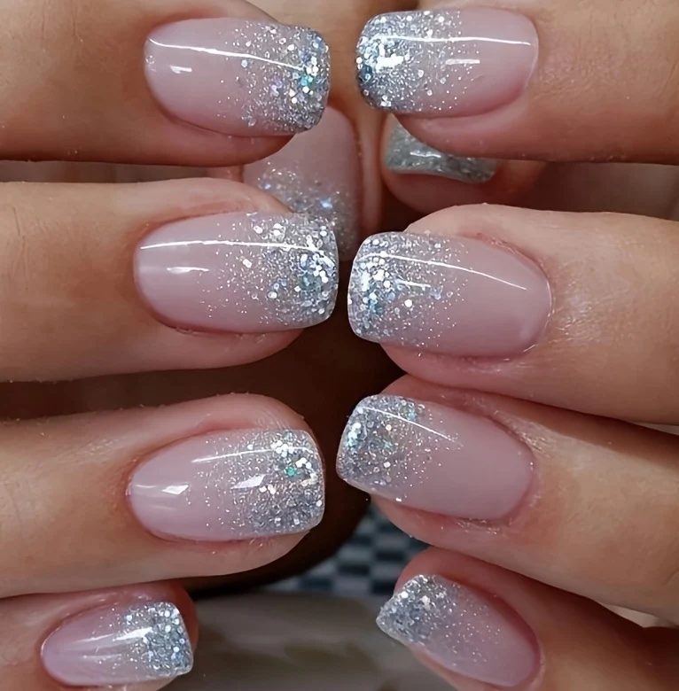 Glitzernde Ombre-Nagelverstärkungen Karnz