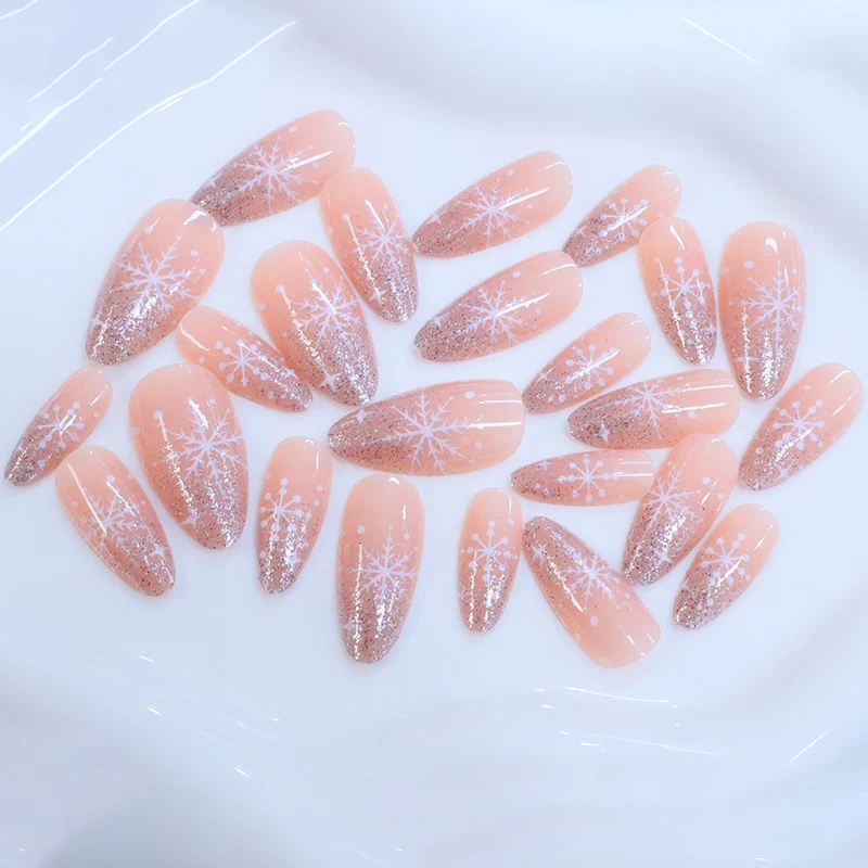 Glitzernde Schneeflocken Nagelkunst Karnz