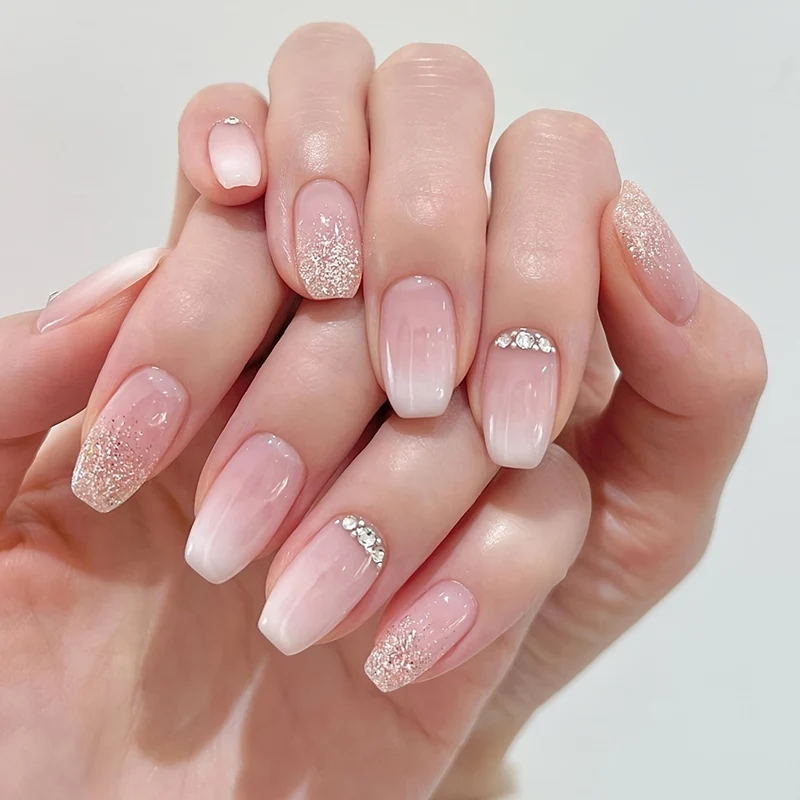 Glitzerndes Ombre Nagelset Karnz