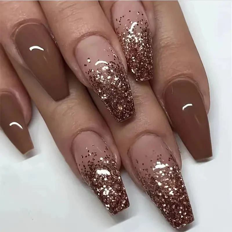 Glitzerndes Ombre Nagelkunst Karnz