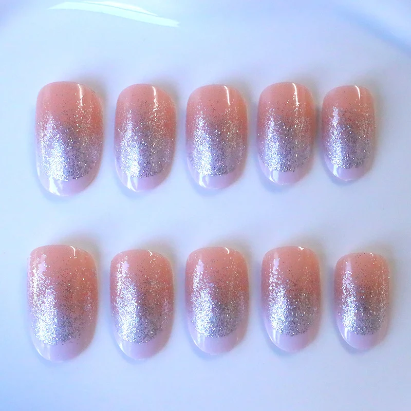 Glitzernde French Tip Nagelverbesserungen Karnz