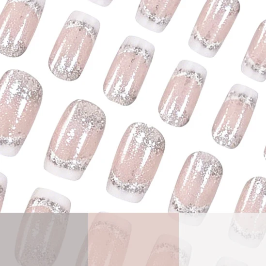 Glitzernde French Tip Acryl-Nagelerweiterungen Karnz