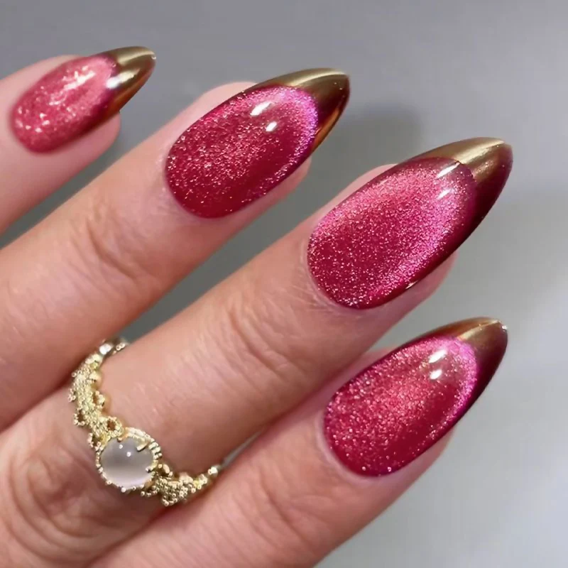 Glitzernde Mandel-förmige Nagelspitzen Karnz