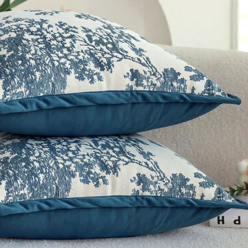 Square pillowcase with fine toile jacquard and silky piped edge Stornfield