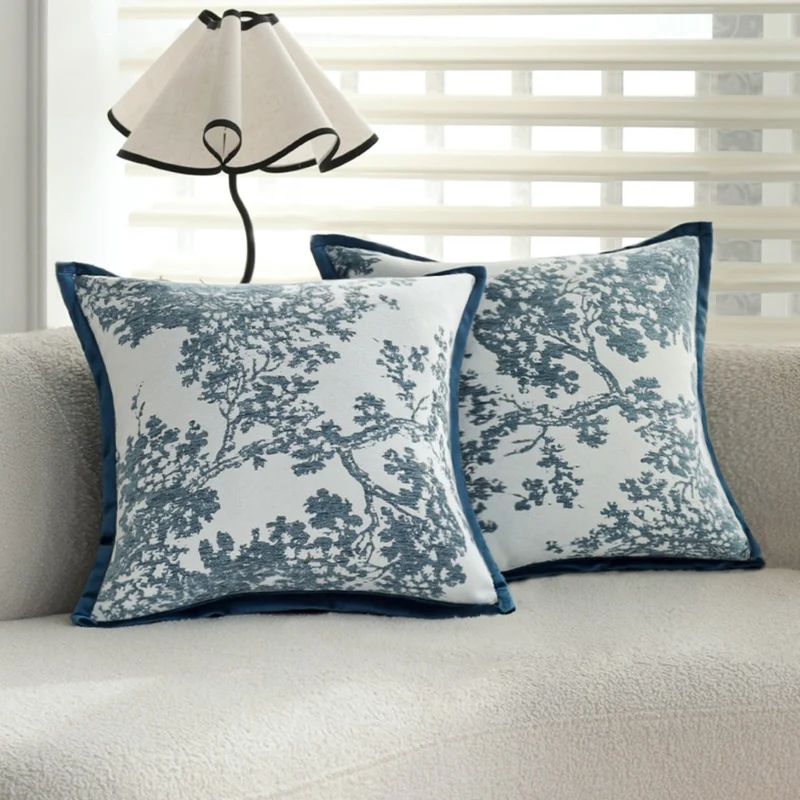 Square pillowcase with fine toile jacquard and silky piped edge Stornfield