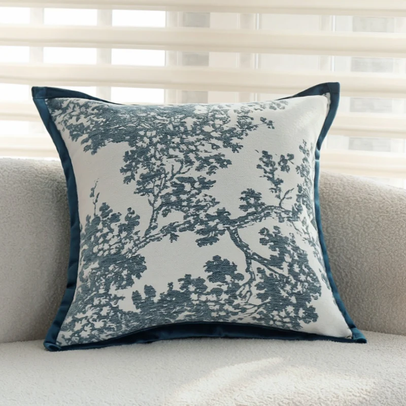 Square pillowcase with fine toile jacquard and silky piped edge Stornfield